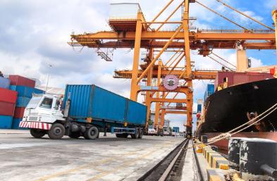 隨著國際物流貿(mào)易市場(chǎng)的拓展，國際物流公司必須有哪些素養(yǎng)？