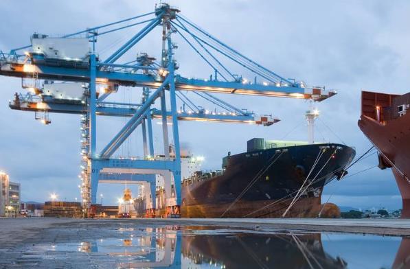 美國貨代物流公司發(fā)揮著關鍵作用