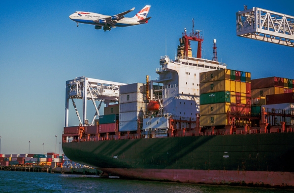 海運是中東貿(mào)易主要運輸方式之一，在貨代領(lǐng)域展現(xiàn)出卓越的專業(yè)能力