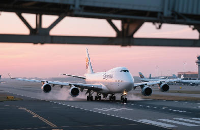 國際物流：海運 / 空運 / 陸運全鏈路，全球門到門直達
